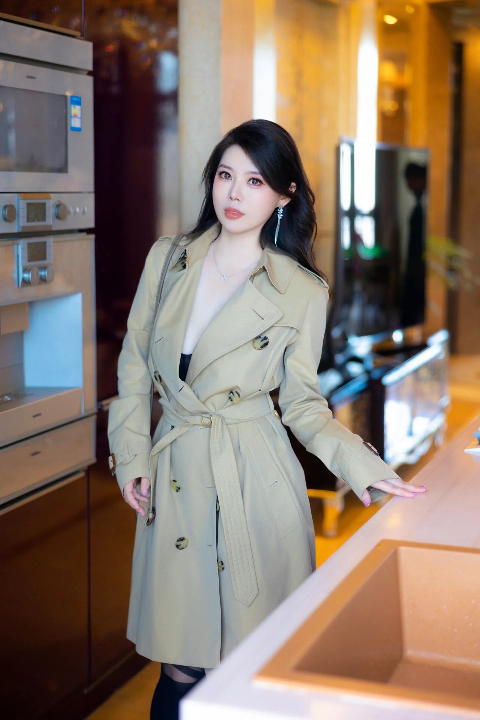 xiuren秀人网福利白茹雪abby大尺度私拍无码流出风衣