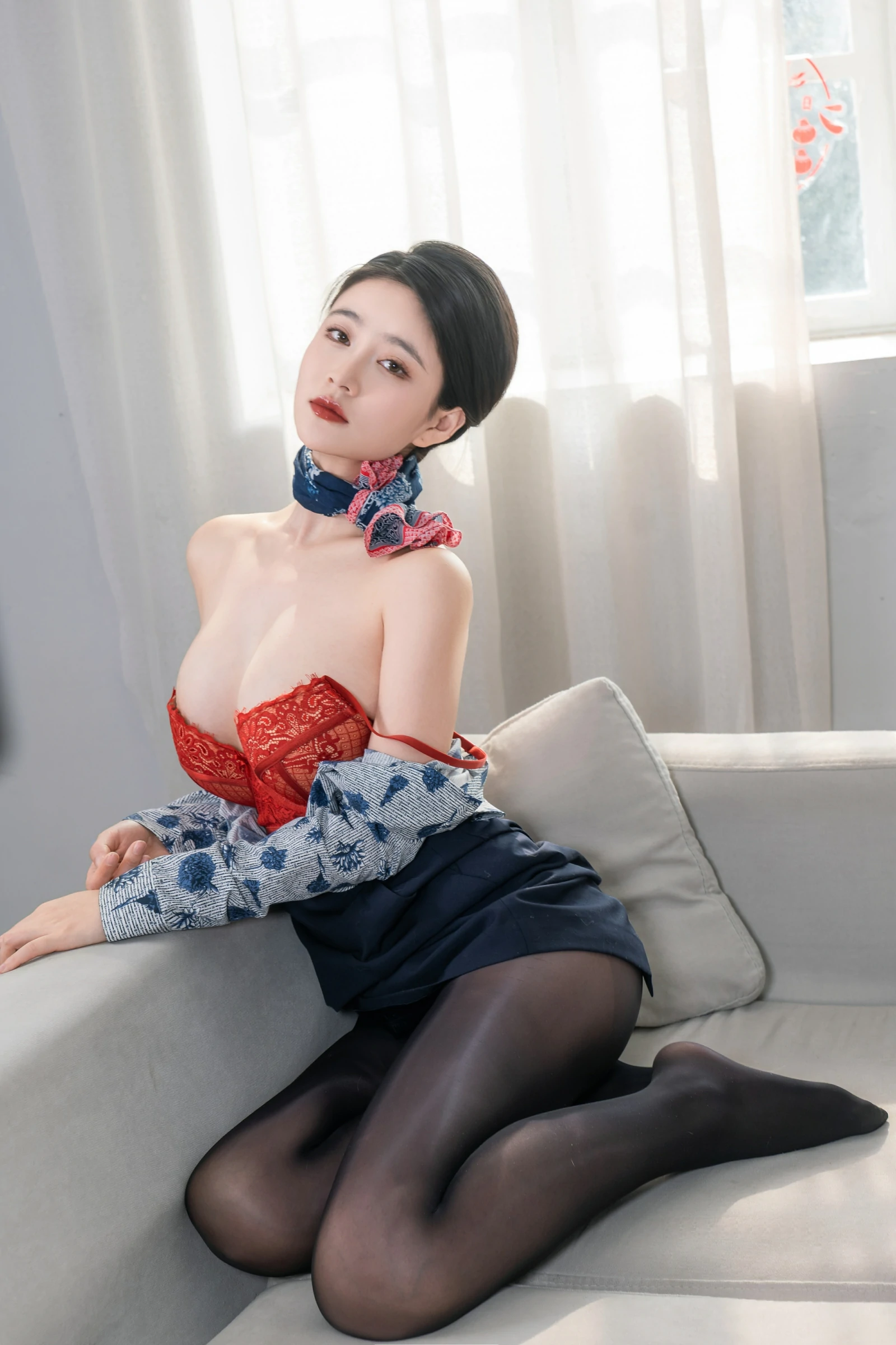 年年Nnian - 3月最新作品空姐2