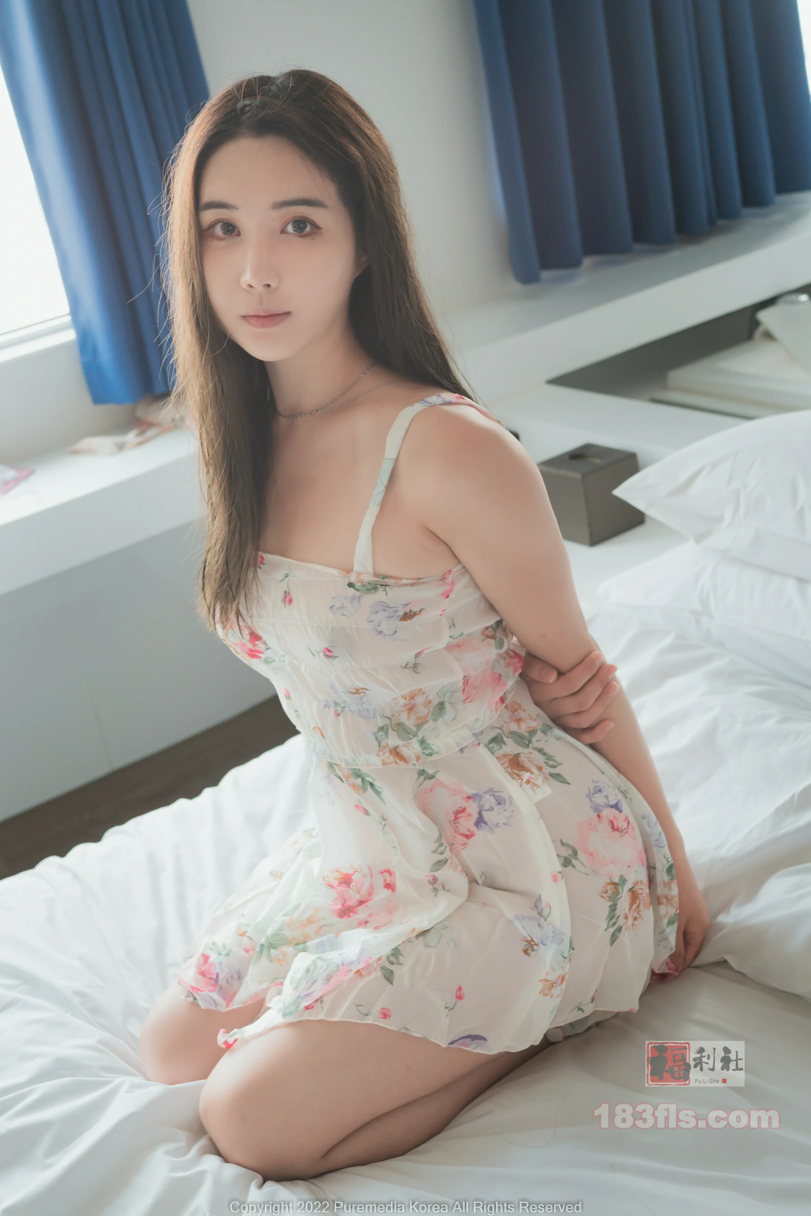 韩系高颜值嫩乳翘臀长腿女神Dohee写真套图